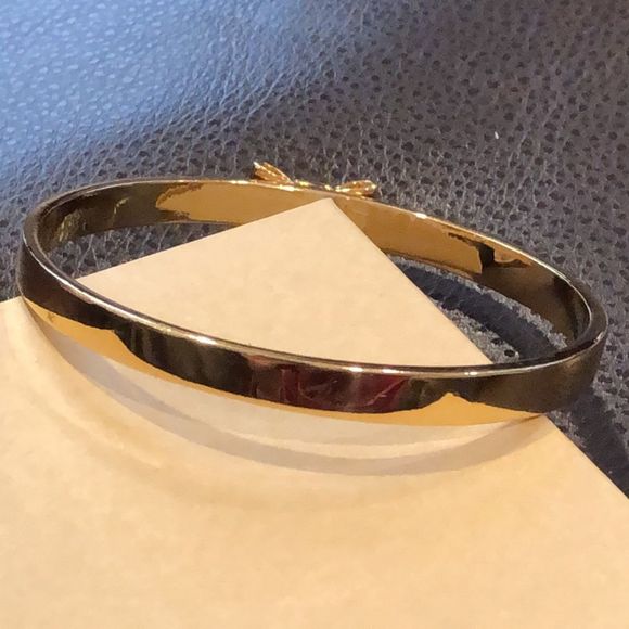 KATE SPADE Gold Bangle Bracelet With Gold Bow - Picture 8 of 9